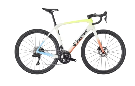 Trek Domane SL 6 Gen 4 Era White/Glowstick/Coral Fade 2026