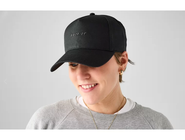 Trek černá čepice Trek s logem černá/bílá