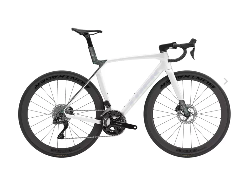 Trek Madone SL 6 Gen 8 Gloss Crystal White/Matte Deep Smoke 2026