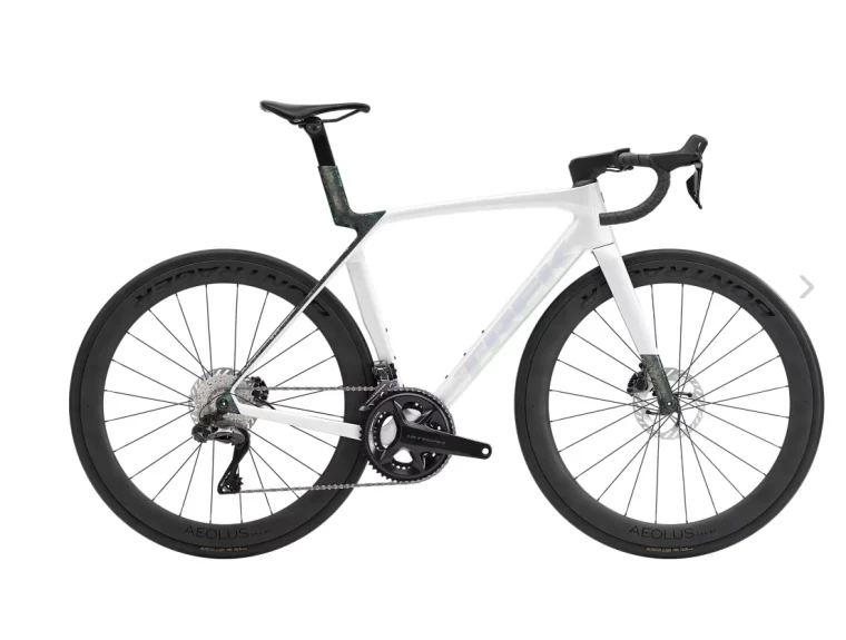 Trek Madone SL 7 Gen 8 Gloss Crystal White/Matte Deep Smoke 2026