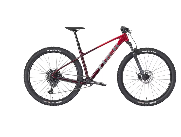 Trek Marlin 7 Gen 3 Fury Red/Lithium Grey Fade 2026